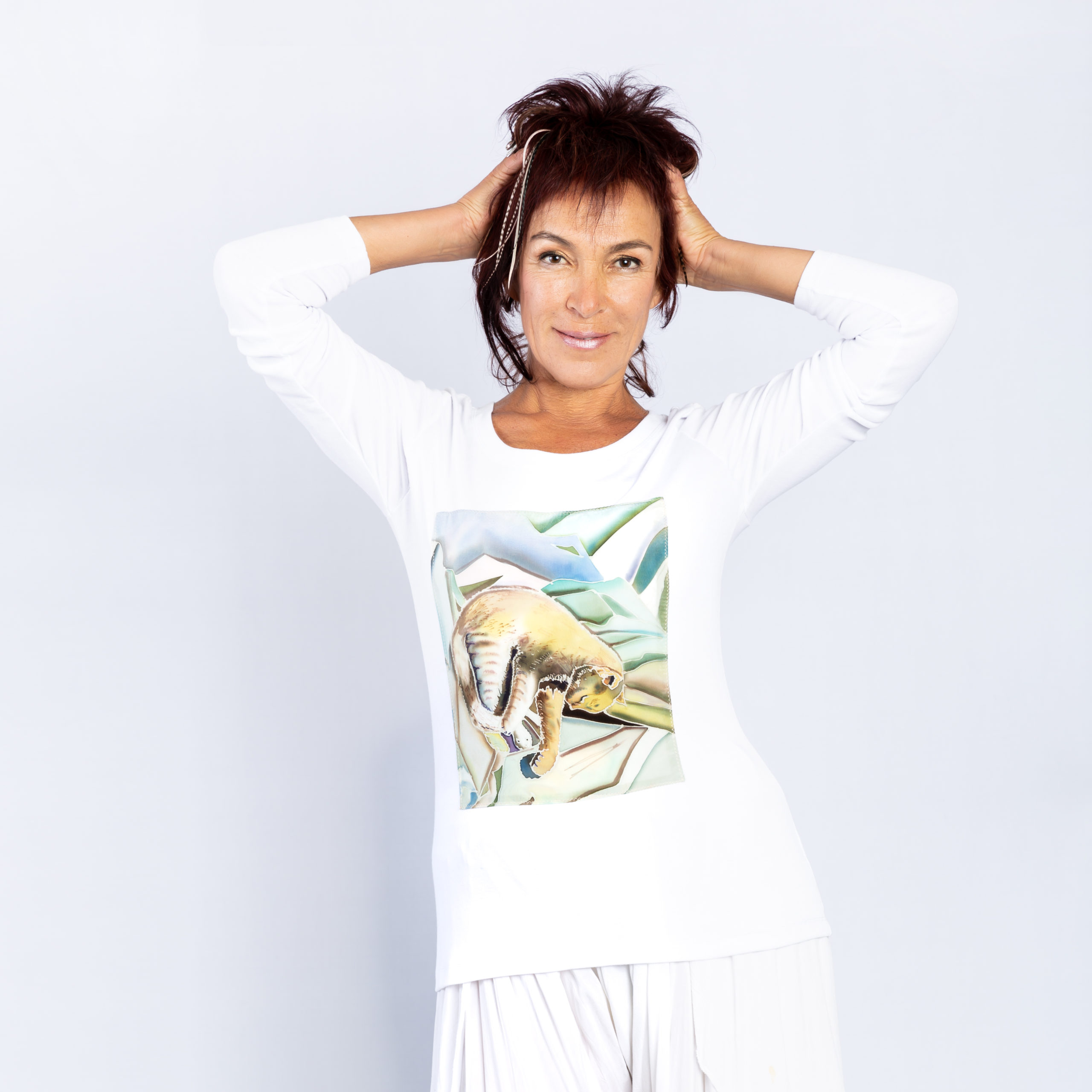 T-shirt with hand-painted panel, Sleeping cat
