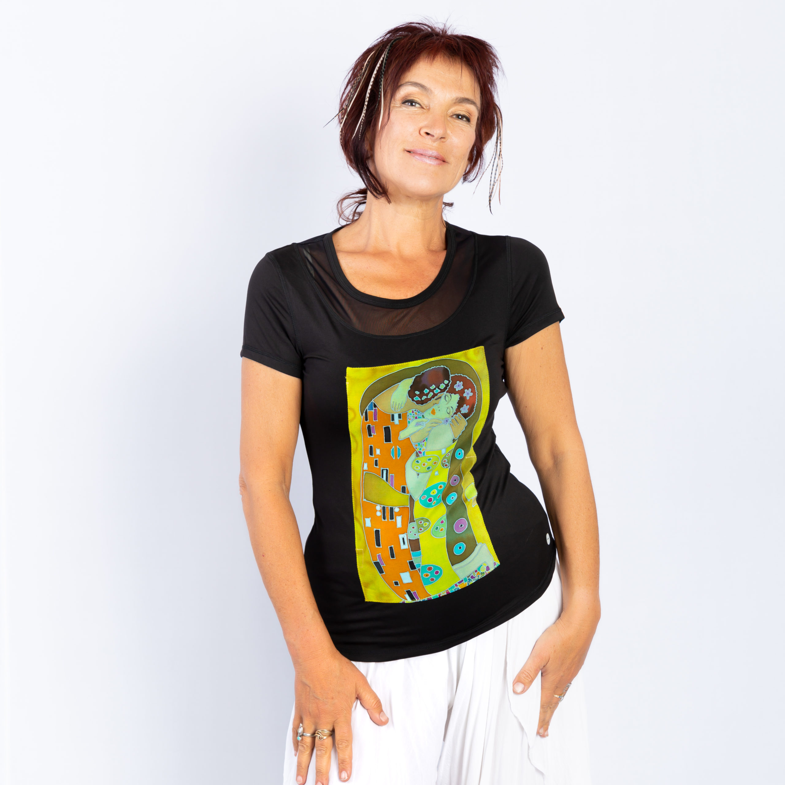 T-shirt with hand-painted panel, Klimt, The Kiss