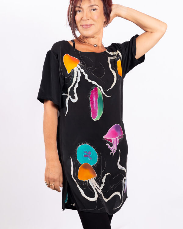 Top hand-painted on silk fancy crepe  georgette  ..Jelly fish..